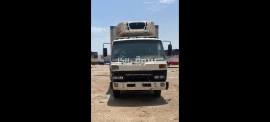 للبيع دفار نيسان تلاجة 97